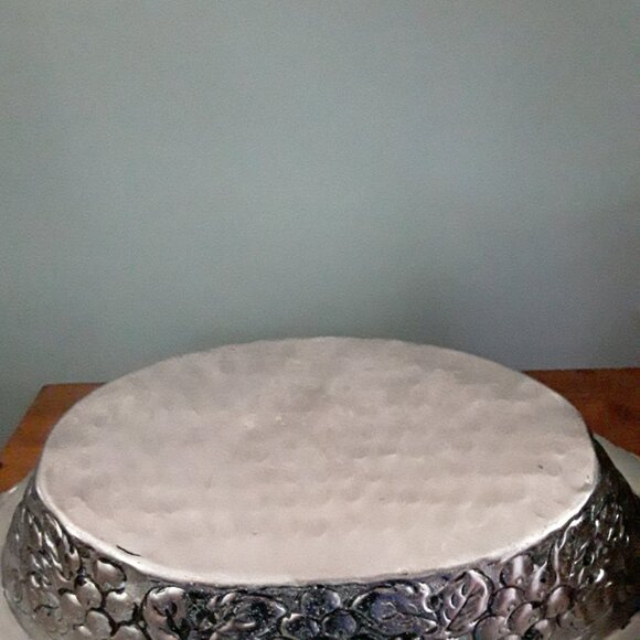 Vintage Large Hammered Metal Bowl - Picture 4 of 7
